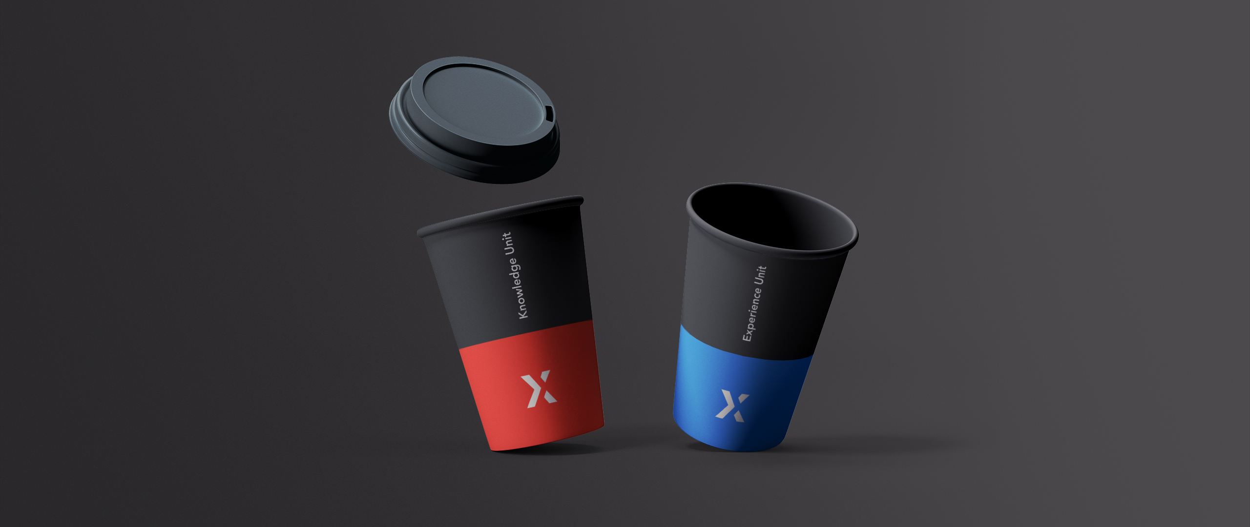 Bicchieri con tappo decorati con il logo e gli slogan di Nextworks.